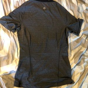 Lululemon tee